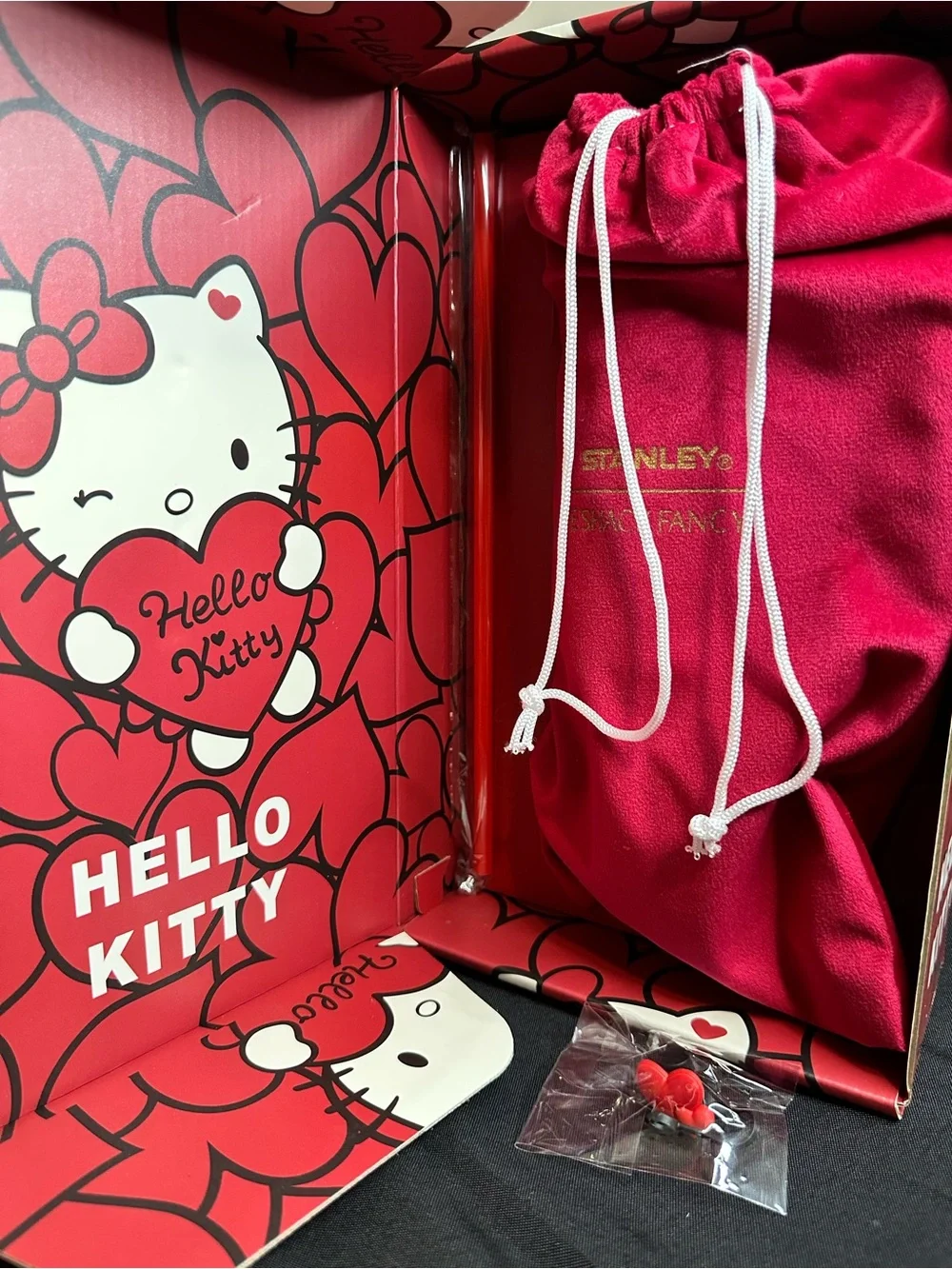 Stanley Hello Kitty Red 40 ozQuencher H2.0 Tumbler - Picture 3 of 4